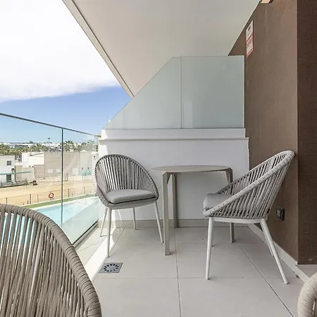 3 Bedroom With Pool Views Atica Lejlighed