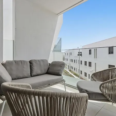 3 Bedroom With Pool Views Atica
