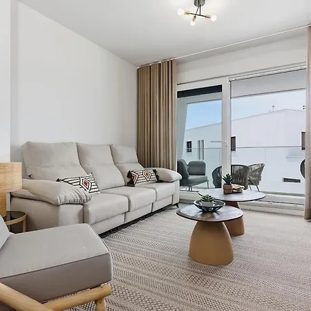 3 Bedroom With Pool Views Atica *