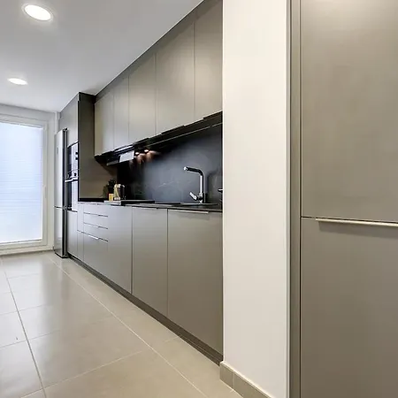 3 Bedroom With Pool Views Atica Estepona