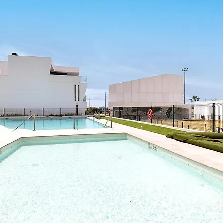 3 Bedroom With Pool Views Atica *
