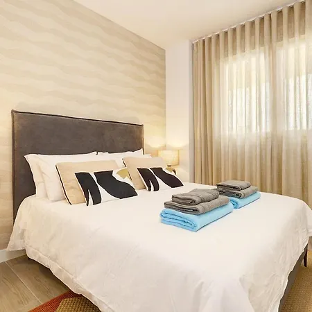 3 Bedroom With Pool Views Atica *